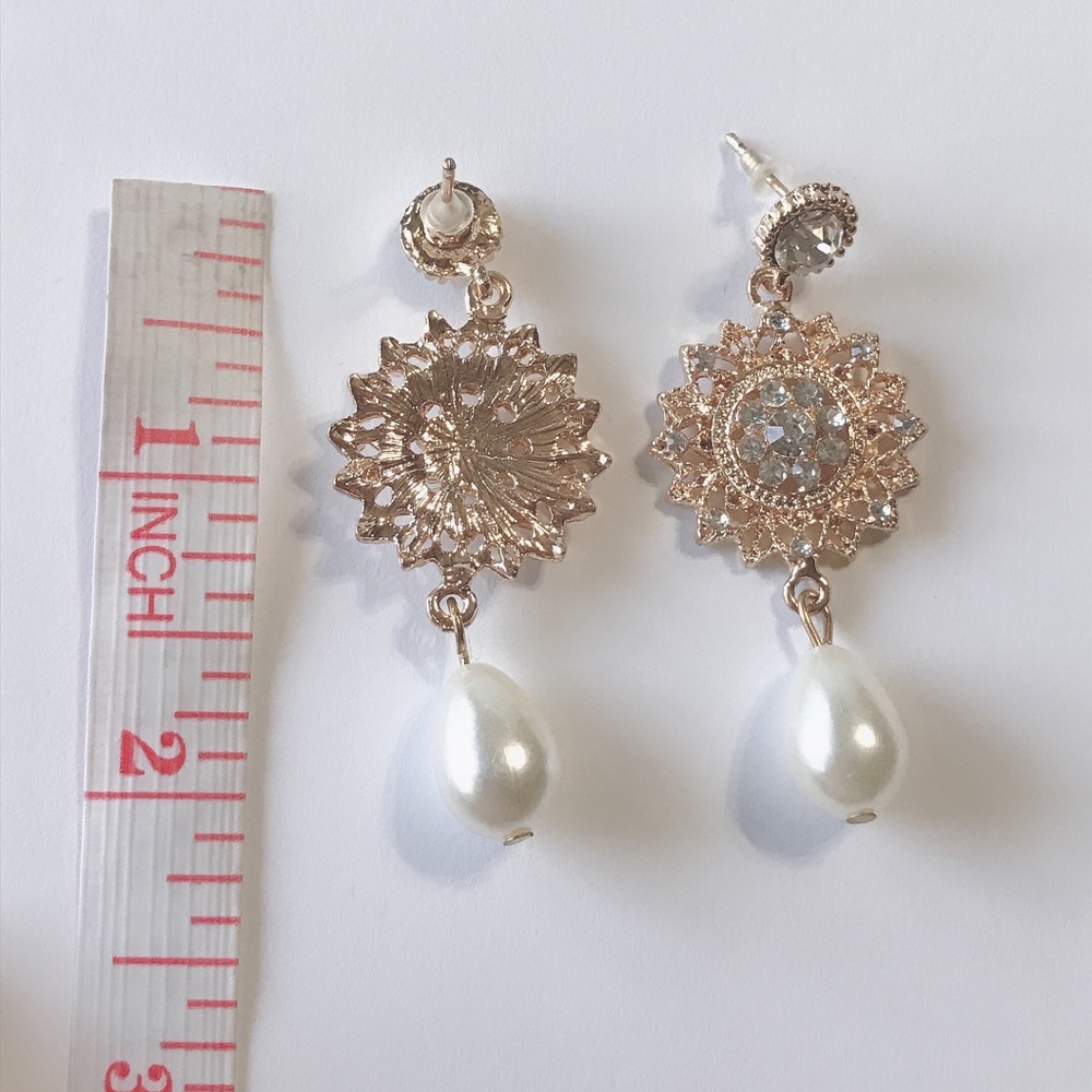 Pearl earrings, NWOT - Picture 4 of 4